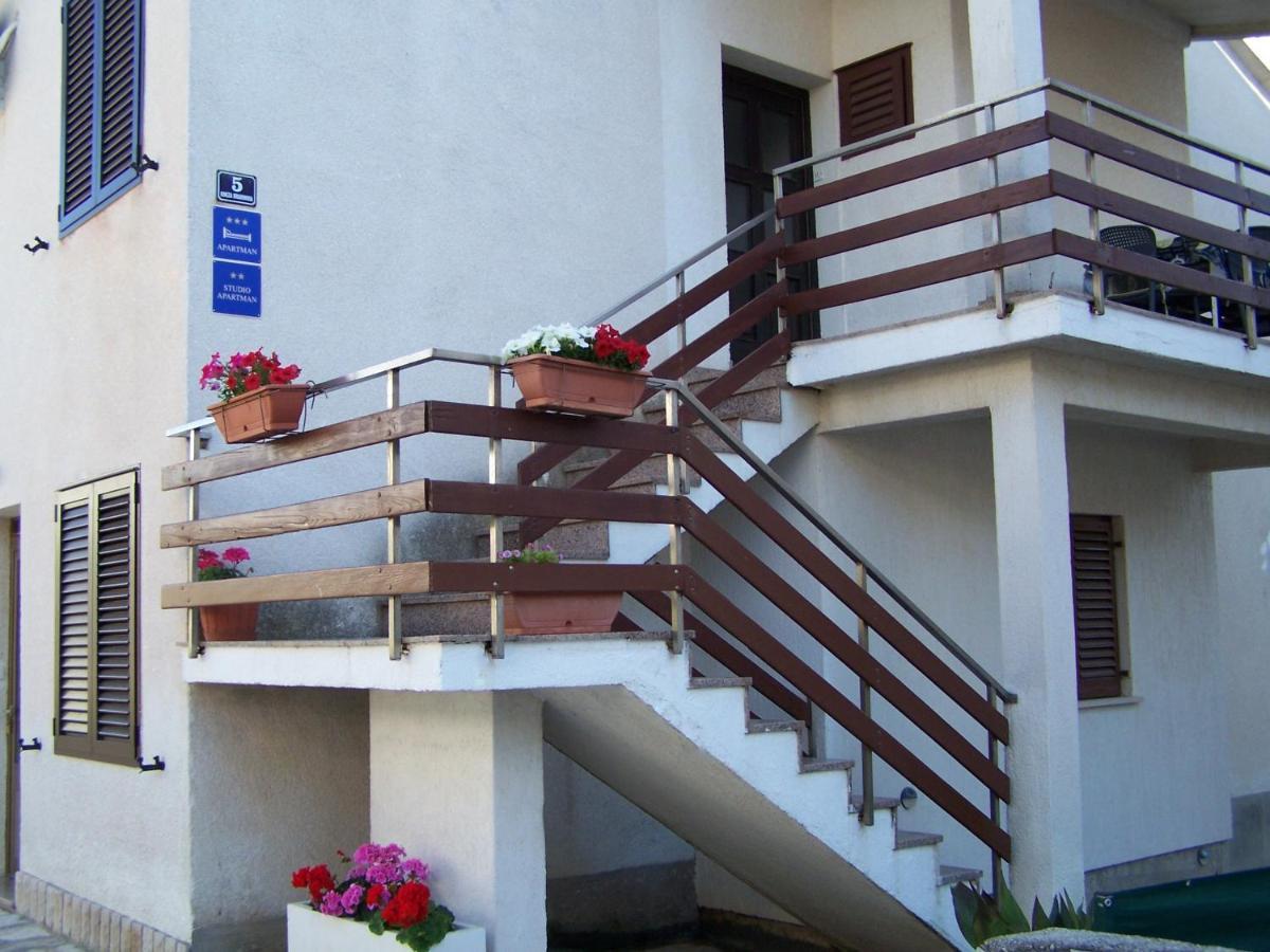 Apartments Sestan Novalja Εξωτερικό φωτογραφία